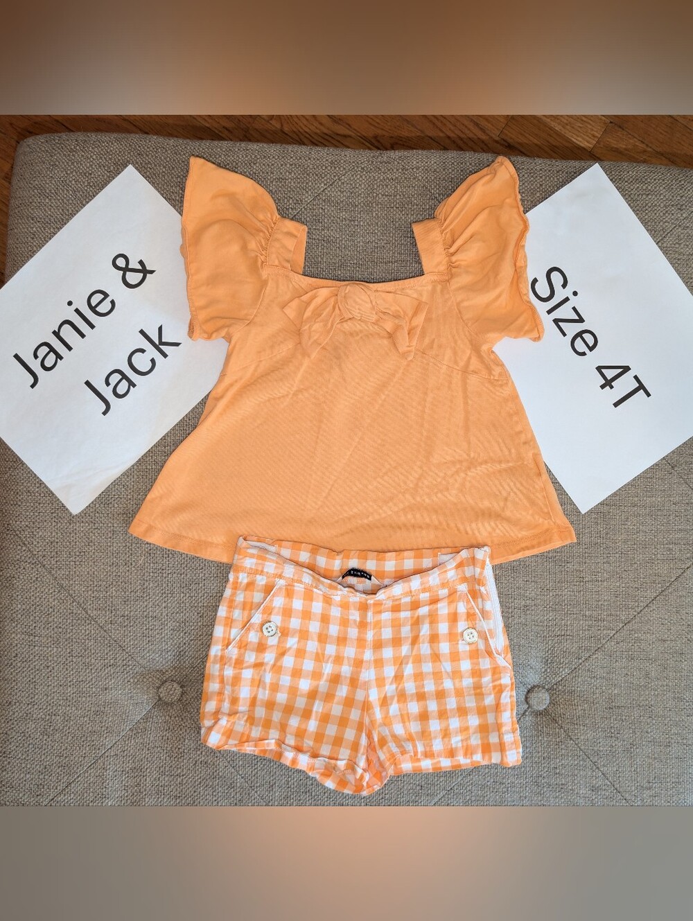Janie & Jack Top And Shorts 4T Small Hole On Back Of Sleeve